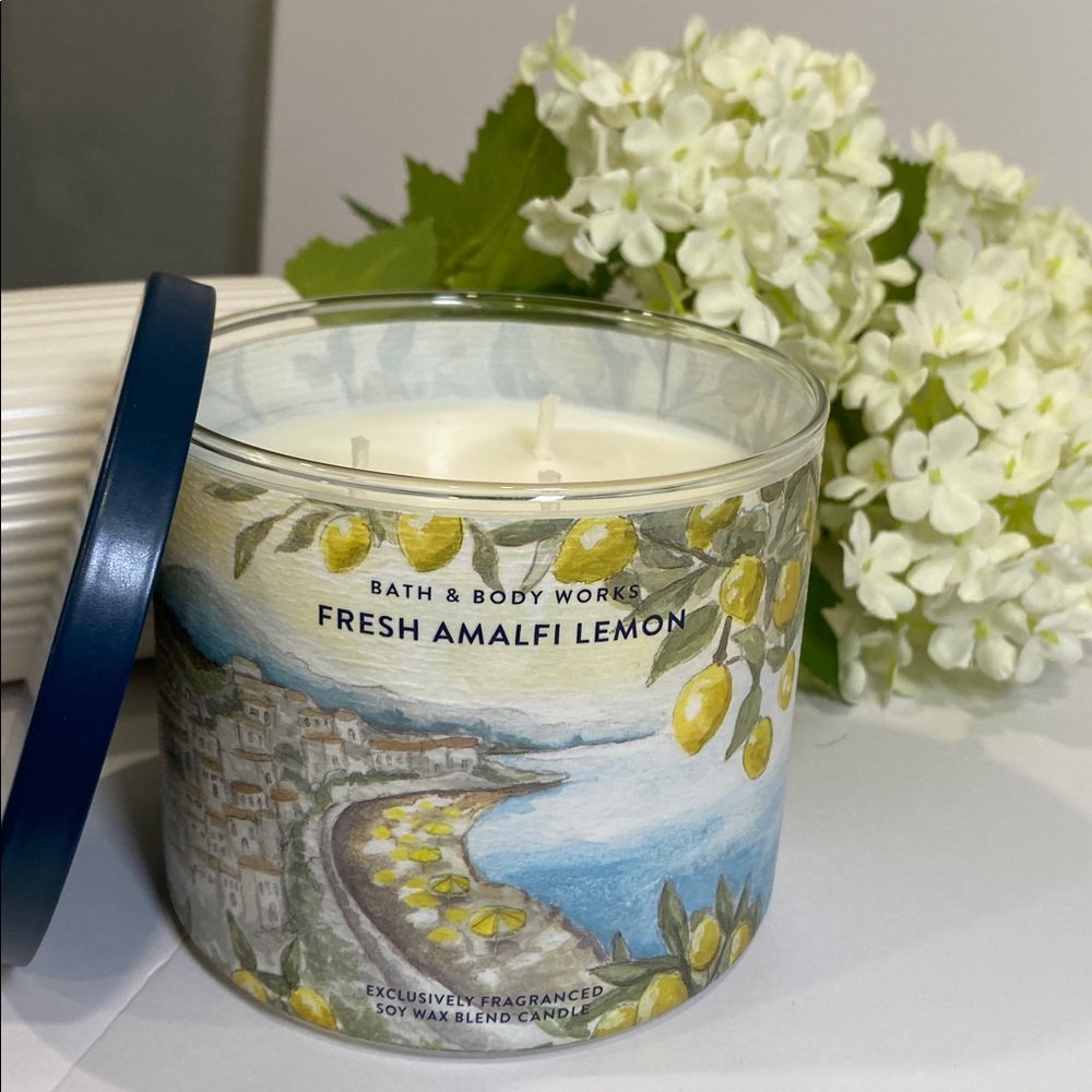 Bath & Body Works "Fresh Amalfi Lemon” 3 Wick Candle